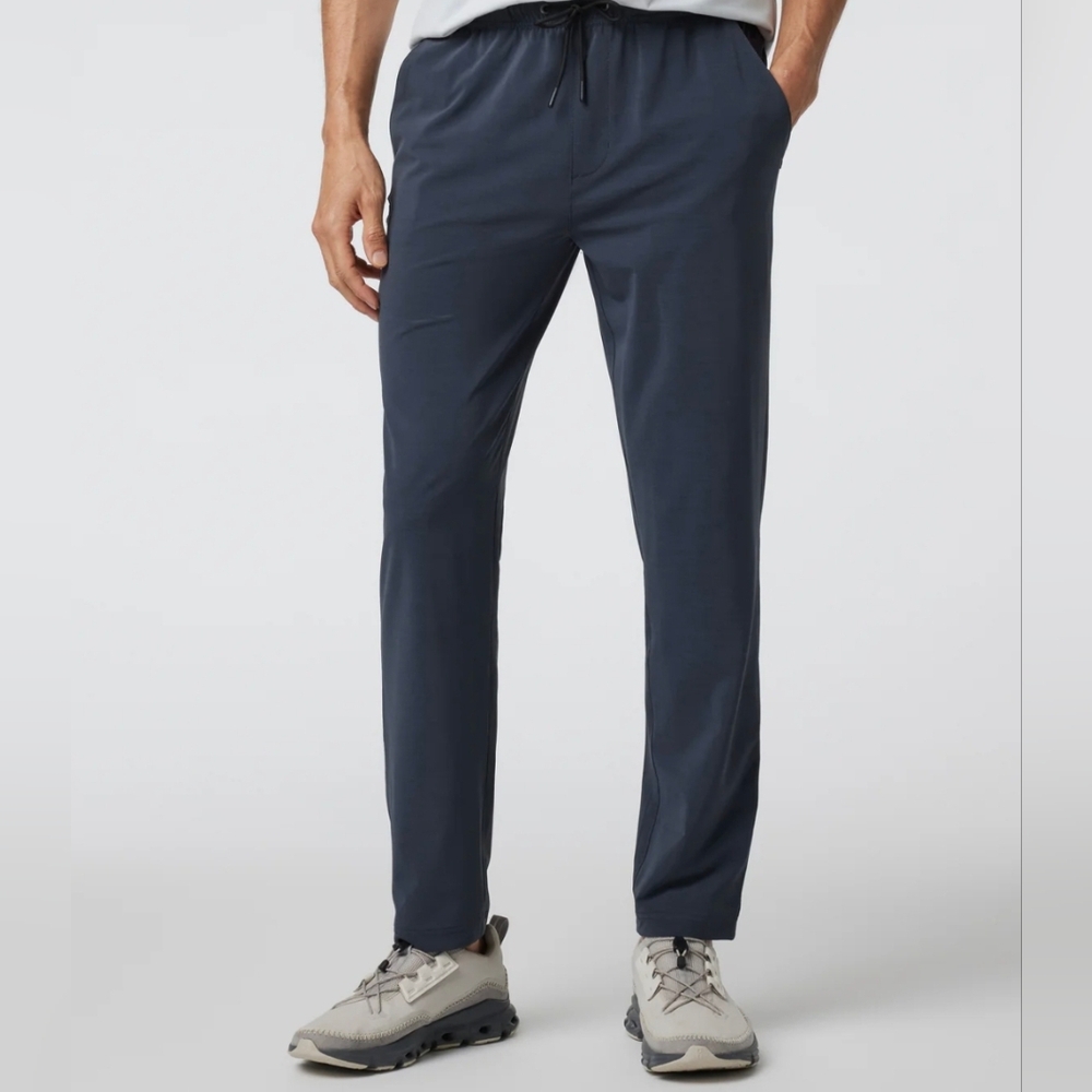 NWT Men's Vuori" Elevate Kore Pant"Color Navy, Size XL, With A 30" Inseam